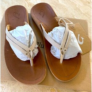 NWT Olukai  Kapehe Luana leather sandals